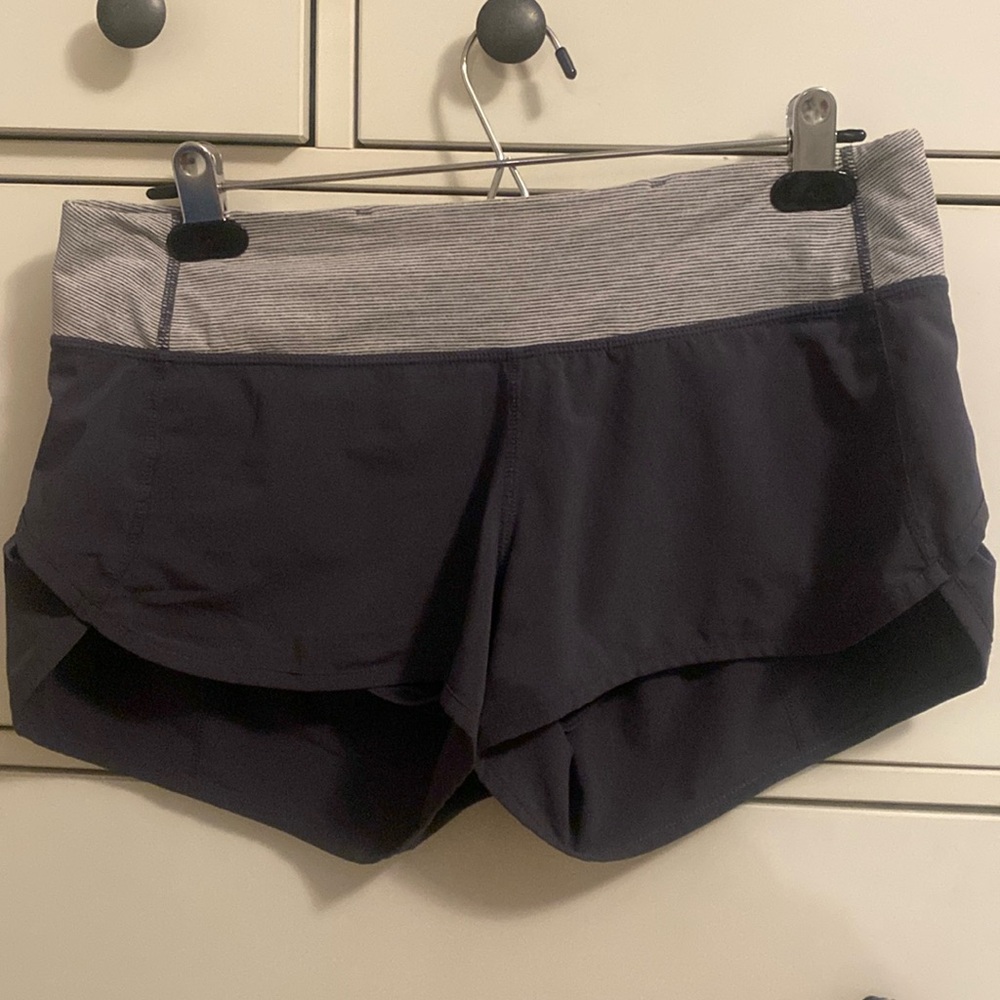 Lululemon gray running shorts size 6
